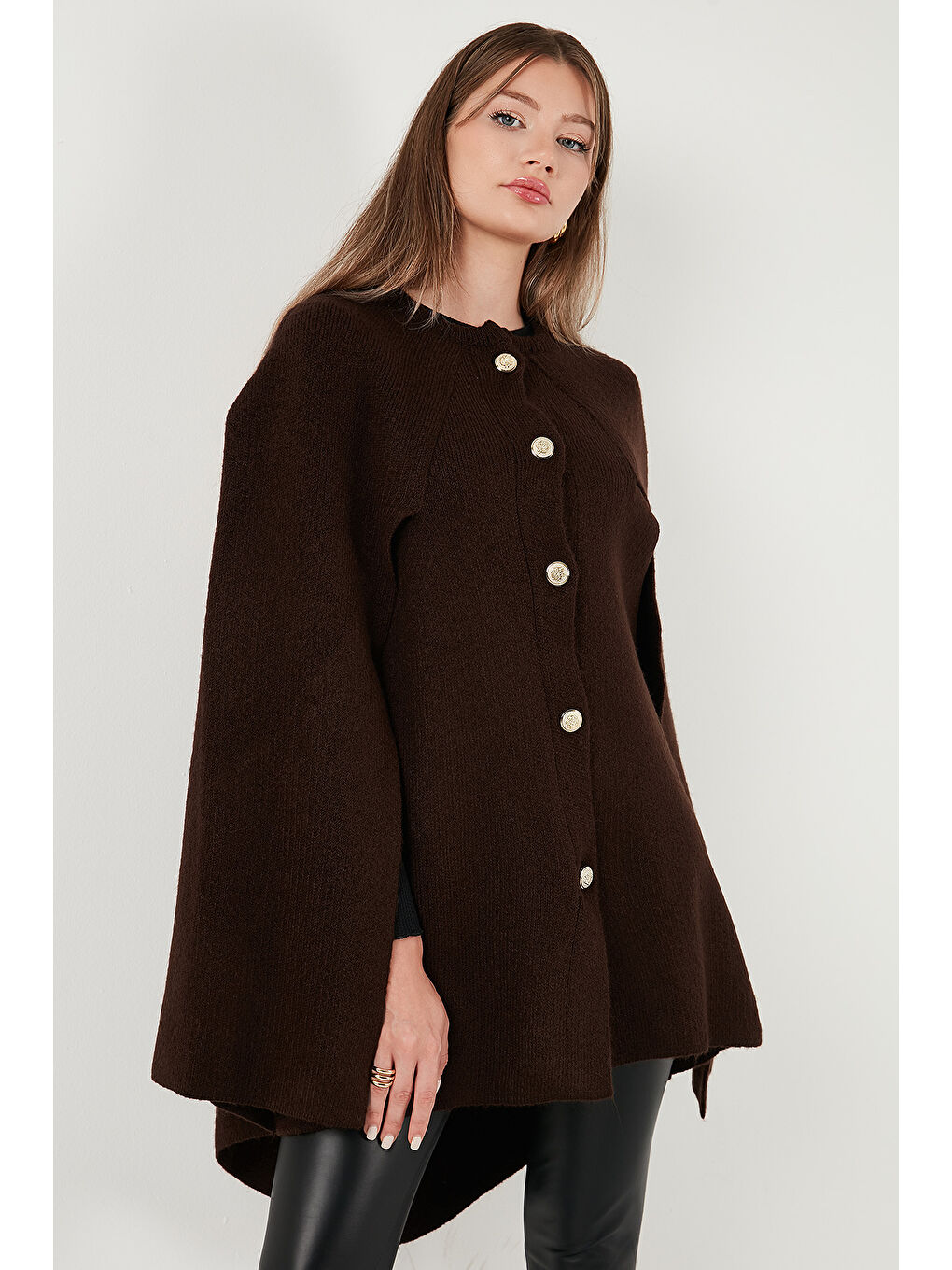 Kahverengi Oversize Fit Bisiklet Yaka Pelerin Kol Düğmeli Kadın Panço 4617015-3