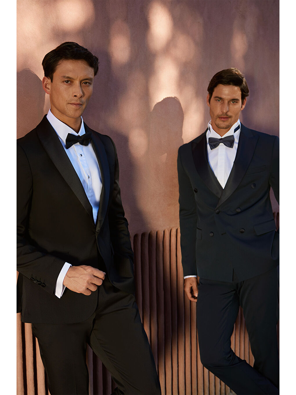 Erkek Lacivert Slim Fit Dar Kesim Kırlangıç Yaka Desenli Kruvaze Smokin Takım-4