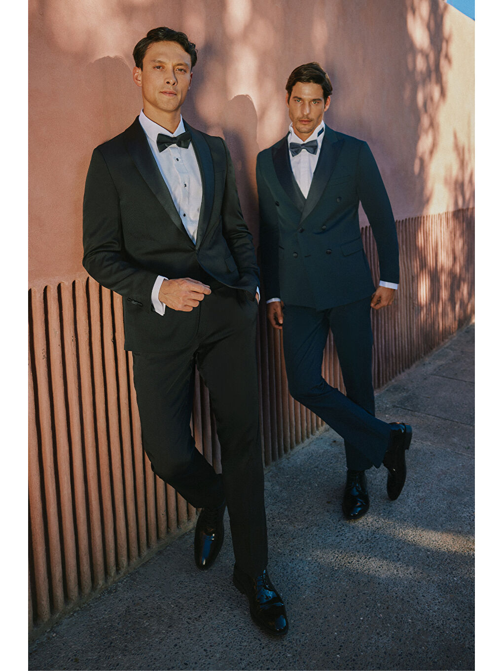 Erkek Lacivert Slim Fit Dar Kesim Kırlangıç Yaka Desenli Kruvaze Smokin Takım-5