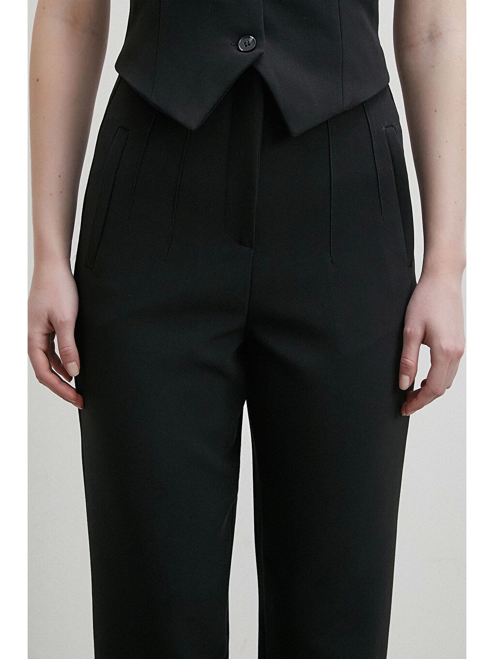 Önü Pensli Skinny Kumaş Pantolon Siyah-4