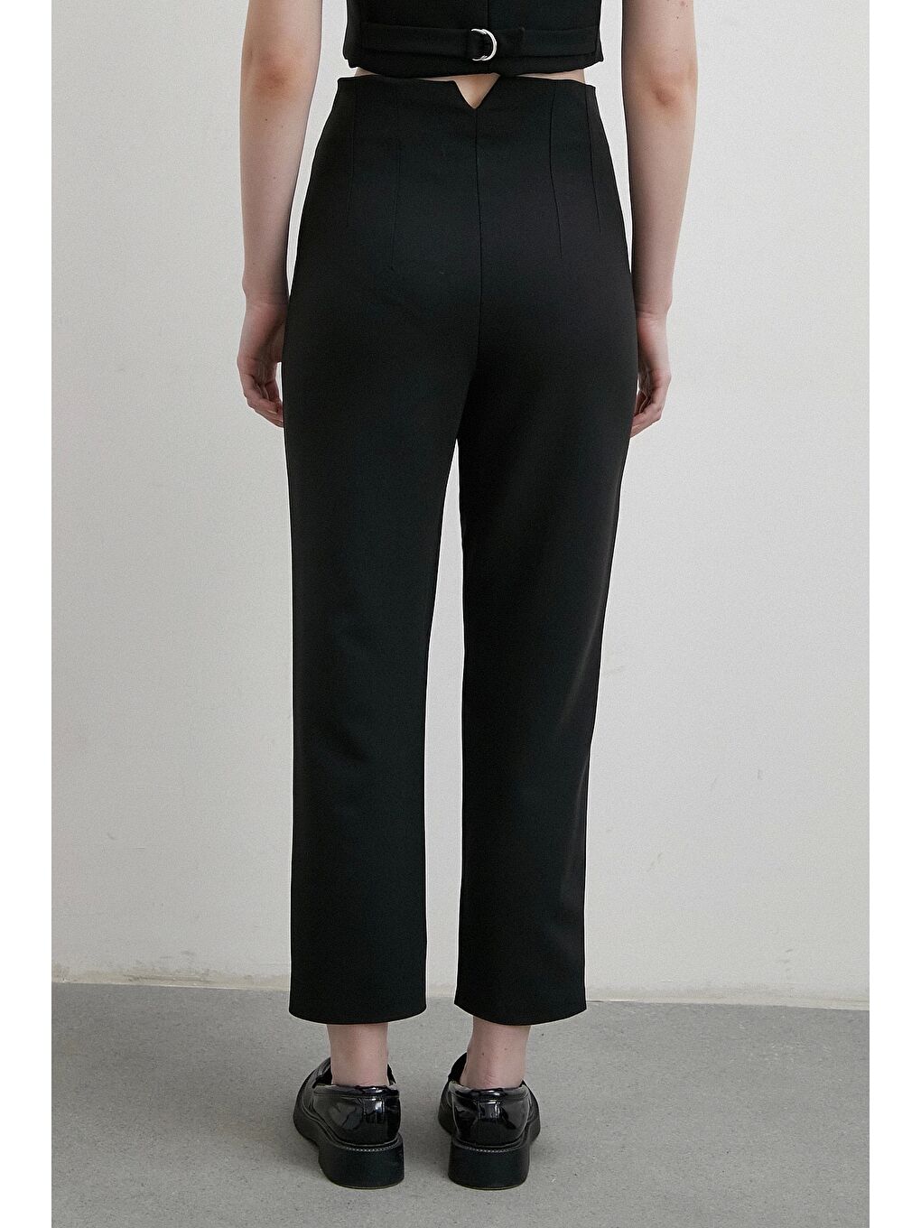 Önü Pensli Skinny Kumaş Pantolon Siyah-5