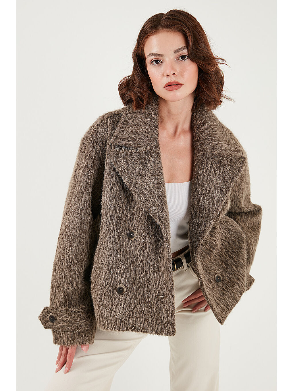 Kahverengi Oversize Kruvaze Yaka Yumuşak Tüylü Düğmeli Astarlı Mont 6839659