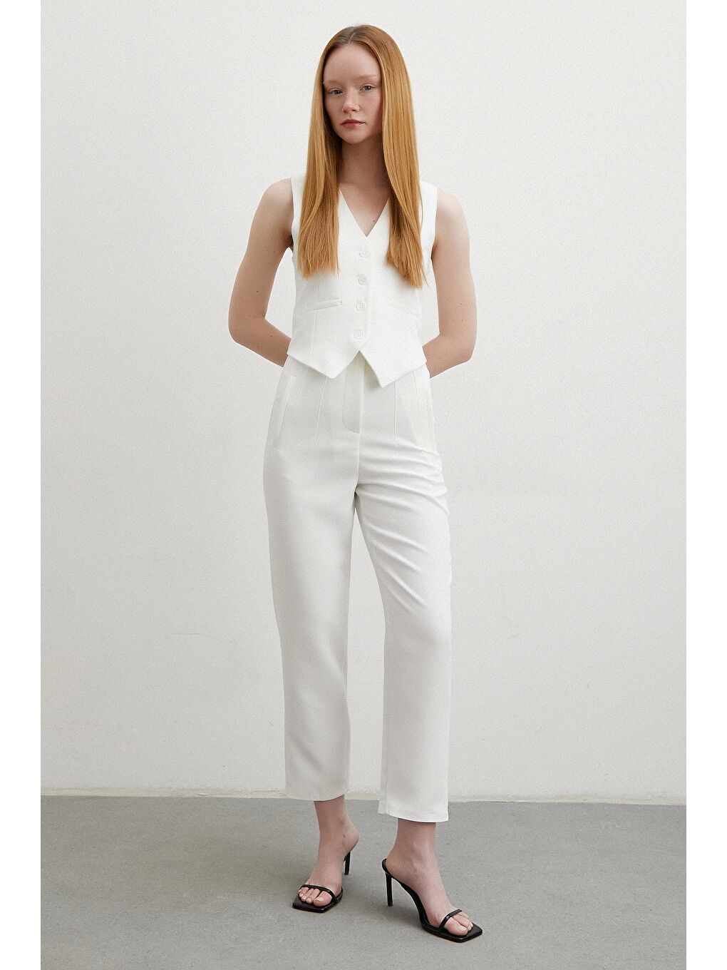 Önü Pensli Skinny Kumaş Pantolon Ekru