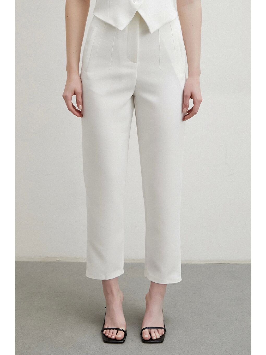 Önü Pensli Skinny Kumaş Pantolon Ekru-3