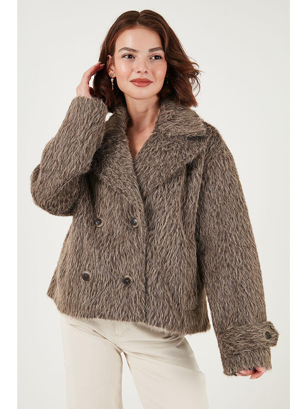 Kahverengi Oversize Kruvaze Yaka Yumuşak Tüylü Düğmeli Astarlı Mont 6839659-4