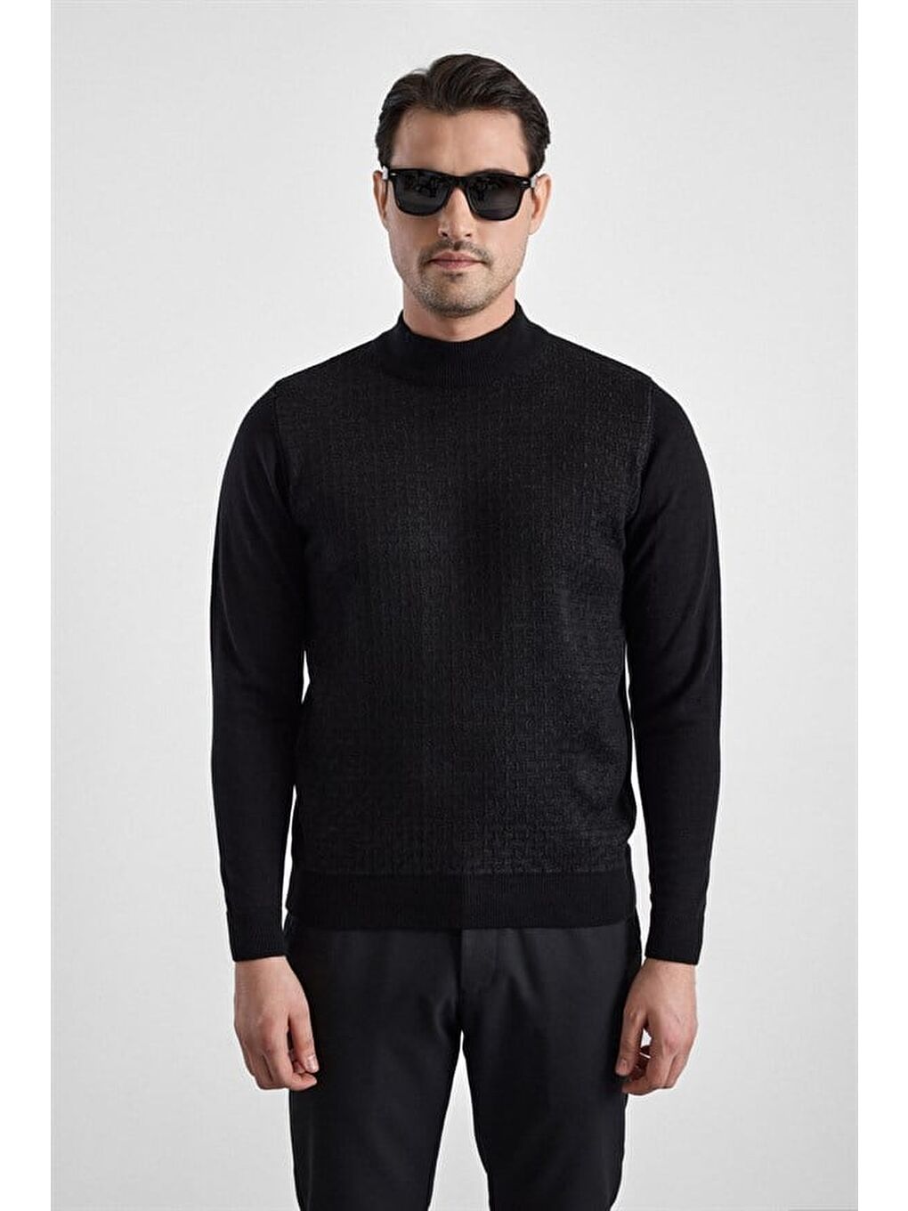 Siyah Regular Yarım Balıkçı Yaka Kazak