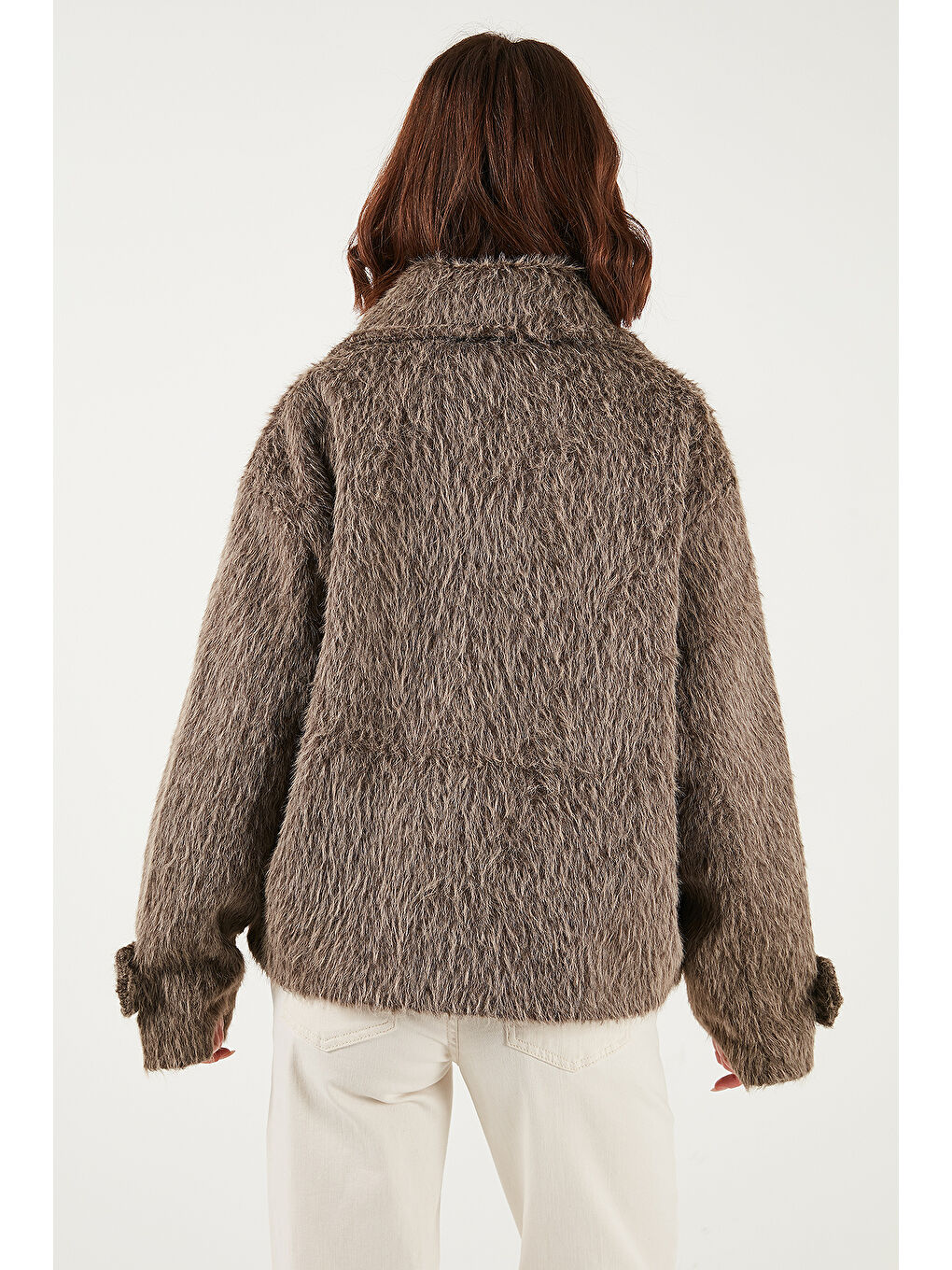 Kahverengi Oversize Kruvaze Yaka Yumuşak Tüylü Düğmeli Astarlı Mont 6839659-6