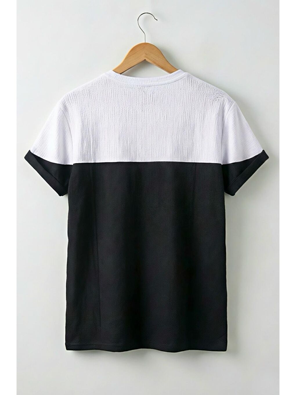 Siyah Reka Jakar Dokulu Panel Detaylı Slim Fit Bisiklet Erkek Yaka Tişört-2