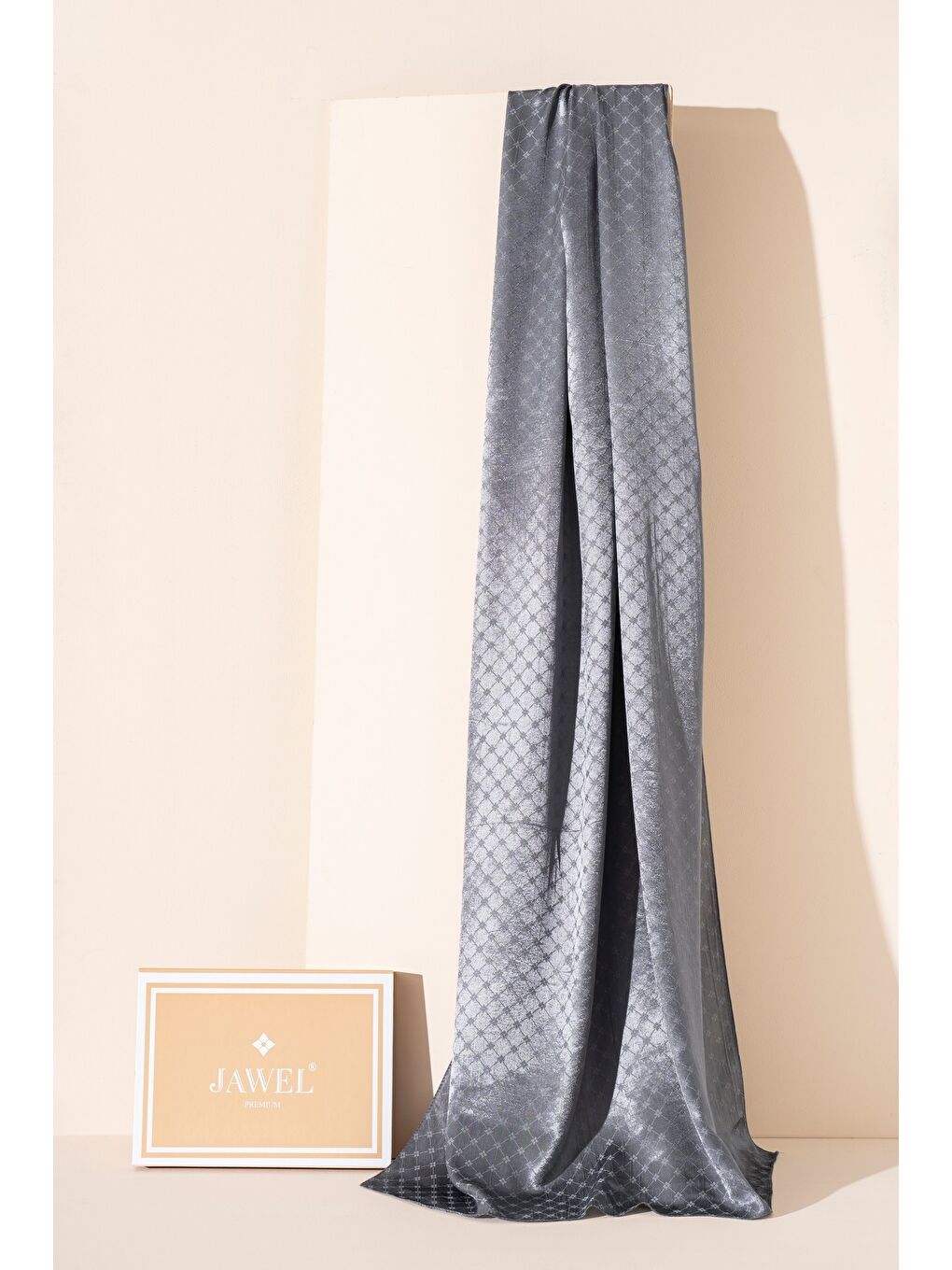 Gri Kadın Küçük Kareli Modal Floş Şal