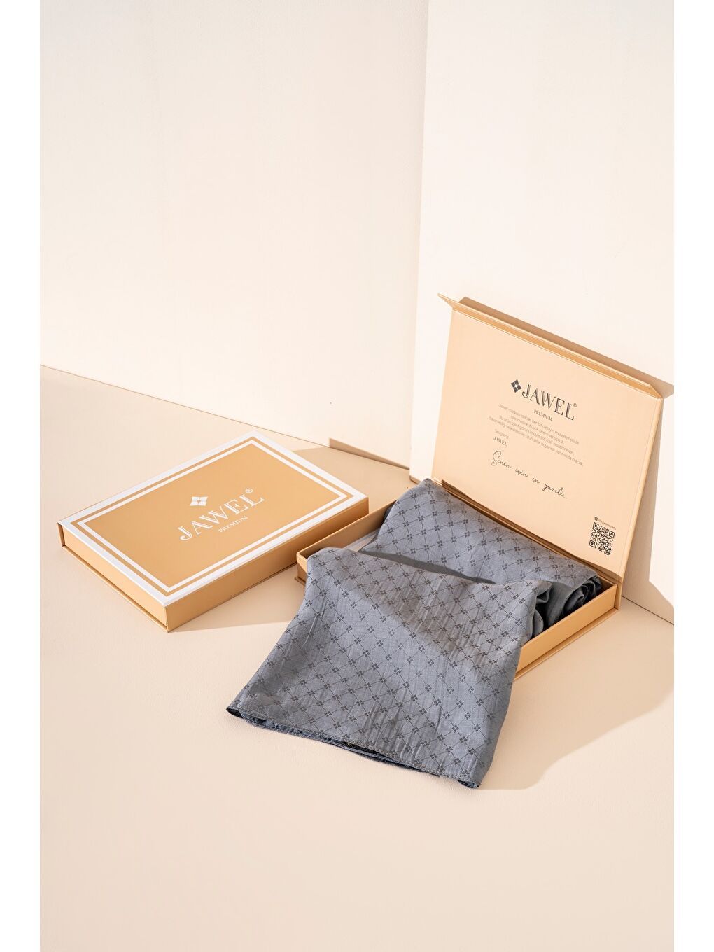 Gri Kadın Küçük Kareli Modal Floş Şal-2