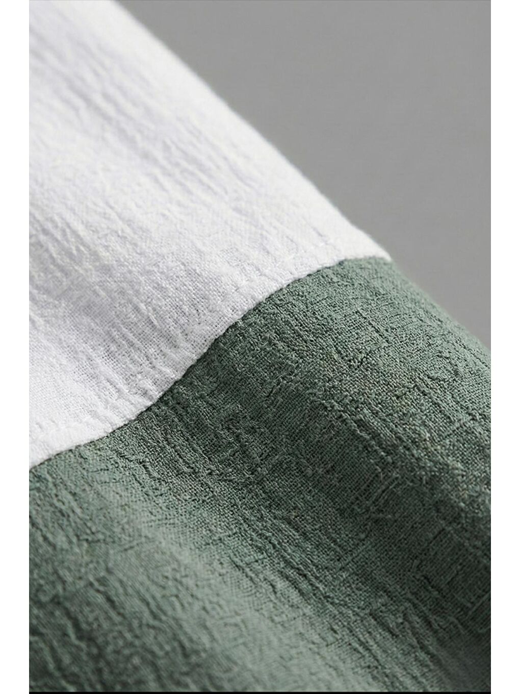 Yeşil Reka Jakar Dokulu Panel Detaylı Slim Fit Bisiklet Erkek Yaka Tişört-1