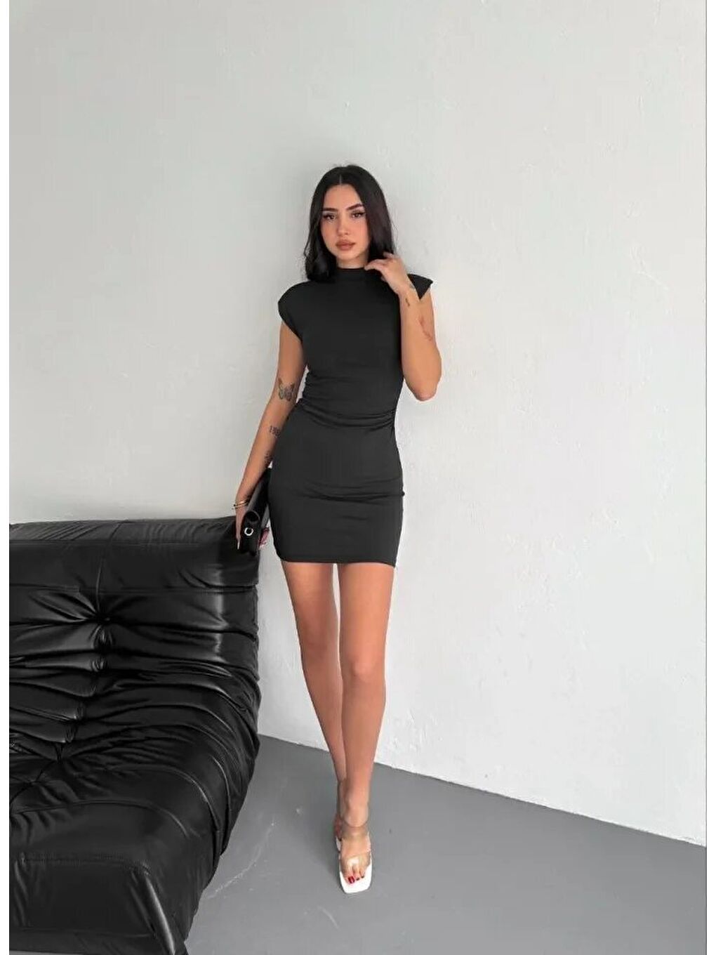 Mini Elbise Yarım Balıkçı Yaka Vücuda Oturan Günlük Elbise - Siyah-3