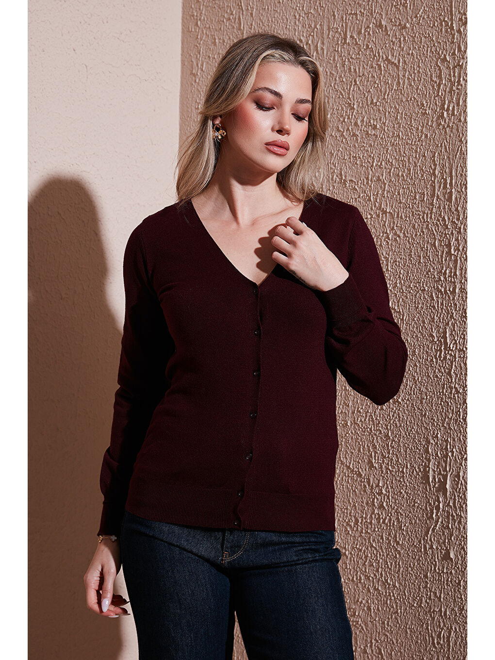 Bordo Regular Fit V Yaka Düğmeli Hırka 25K0781K1-2