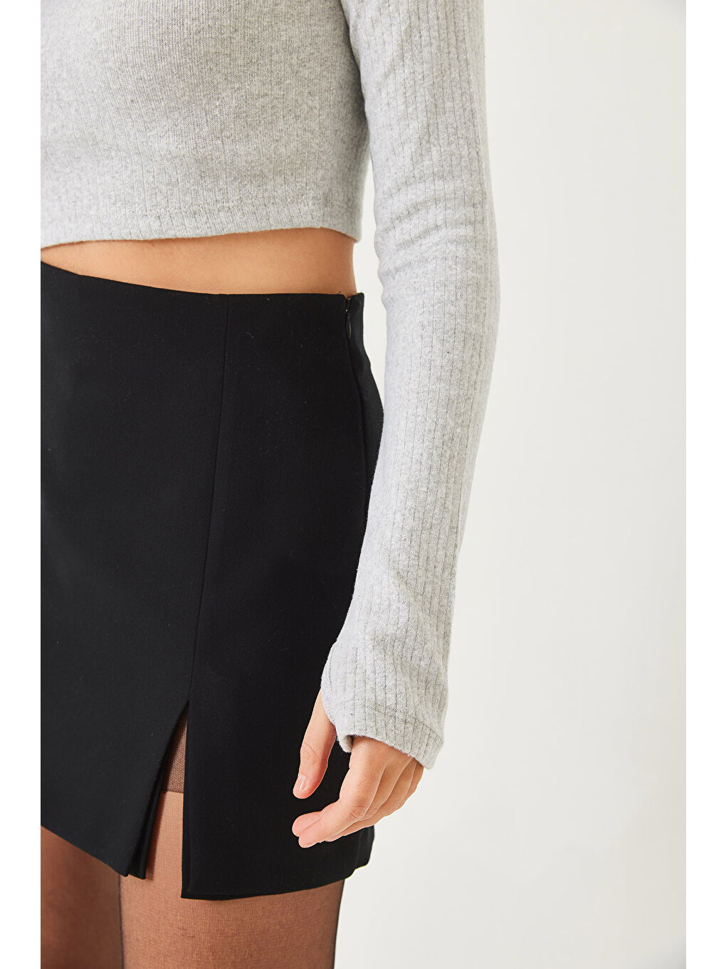 Gri Kadın Parmak Geçirmeli Fitilli Bluz-4