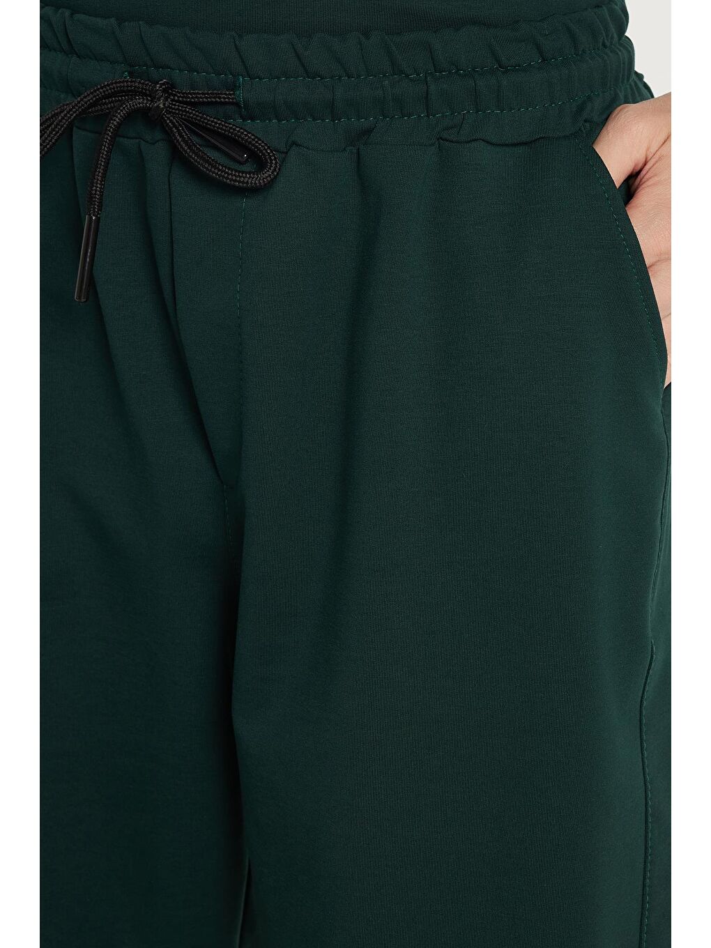 Erkek Standart Fit Normal Kesim Pamuklu Bisiklet Yaka Beli Bağcıklı Yeşil Şort Takım-2