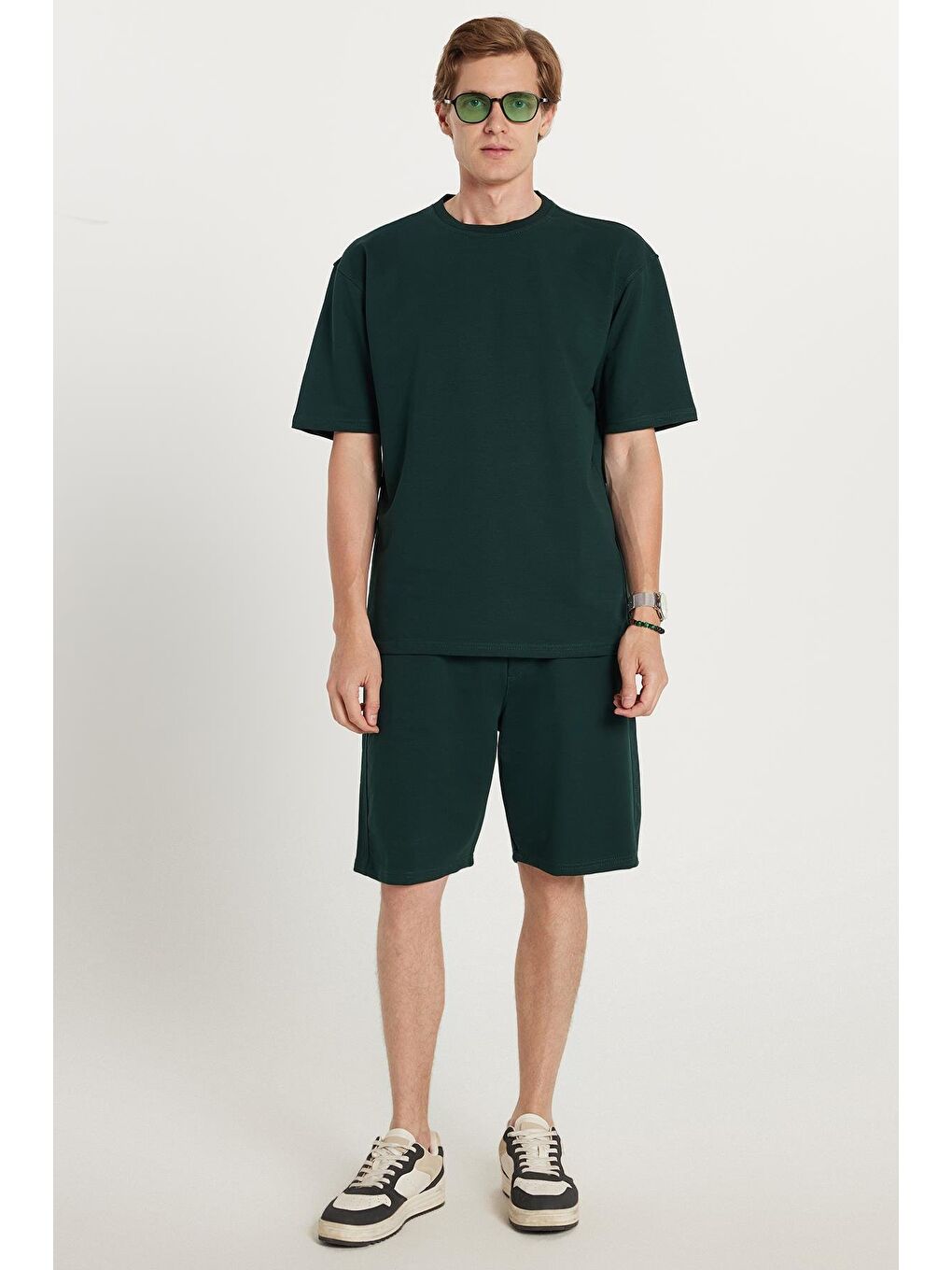 Erkek Standart Fit Normal Kesim Pamuklu Bisiklet Yaka Beli Bağcıklı Yeşil Şort Takım-3