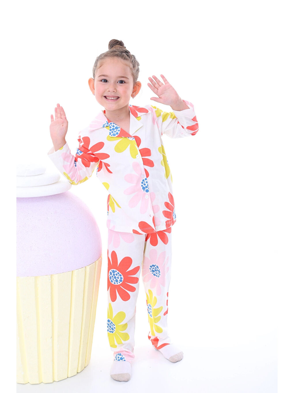 Ekru Çiçek Desenli Yakalı Kız Çocuk Pijama Takımı 35201-2