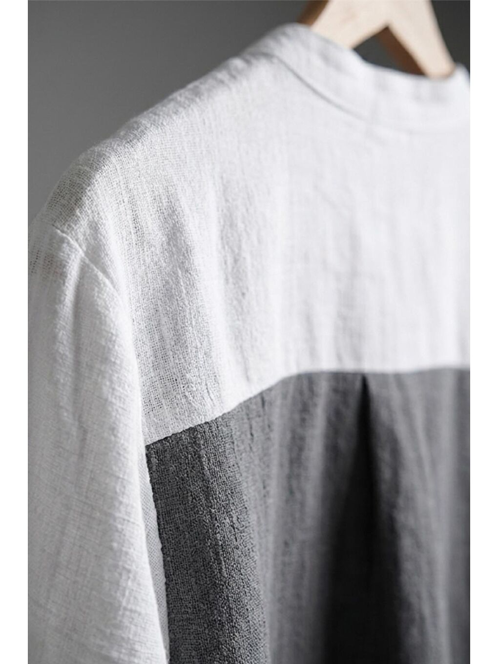 Antrasit Reka Jakar Dokulu Panel Detaylı Slim Fit Bisiklet Erkek Yaka Tişört-2