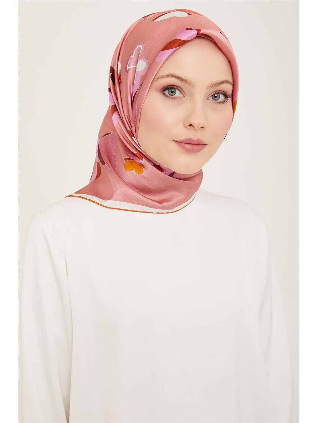 Karışık Geometrik Desenli Sura İpek Eşarp 24Ya9147 36 52