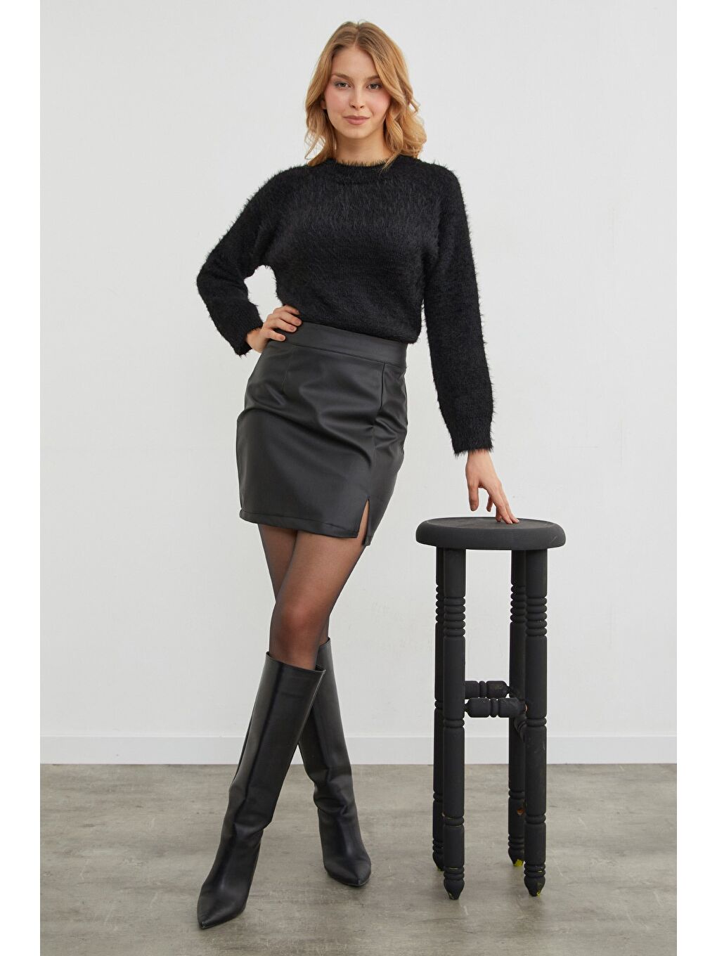 Siyah Dik Yaka Sakallı Kazak-1