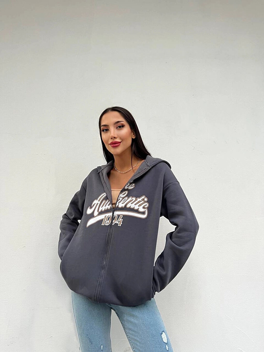 hazelin Füme-Siyah Kadın Füme Baskılı Kapüşonlu Fermuarlı Oversize Sweatshirt HZL24W ZK12741 - 1