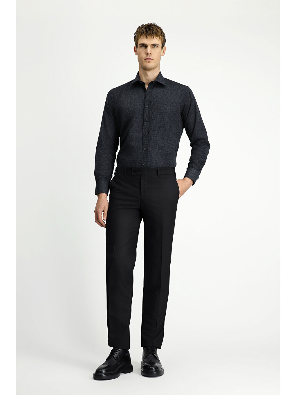 Siyah Slim Fit Dar Kesim Elastanlı Klasik Kumaş Pantolon-1