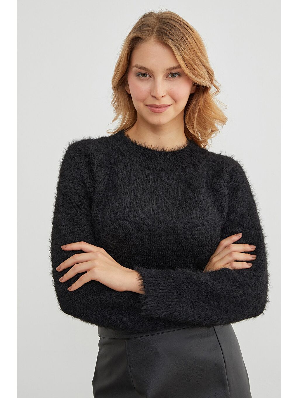 Siyah Dik Yaka Sakallı Kazak-3