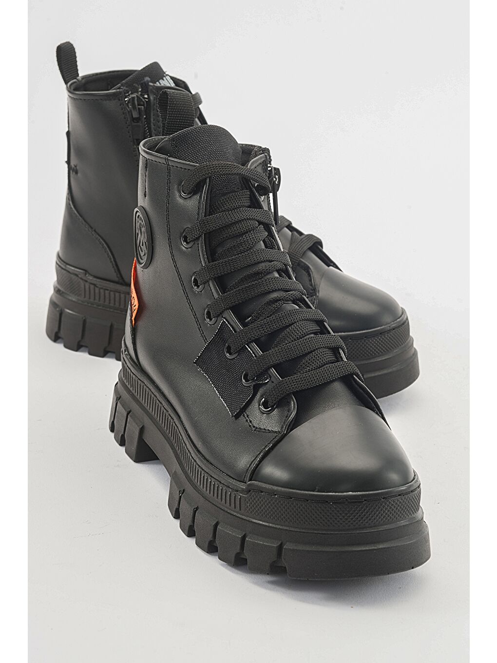 Kız Çocuk Siyah Suya Dayanıklı Anatomik Günlük Bot