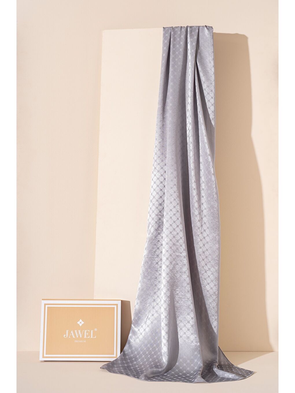 Gri Kadın Küçük Kareli Modal Floş Şal