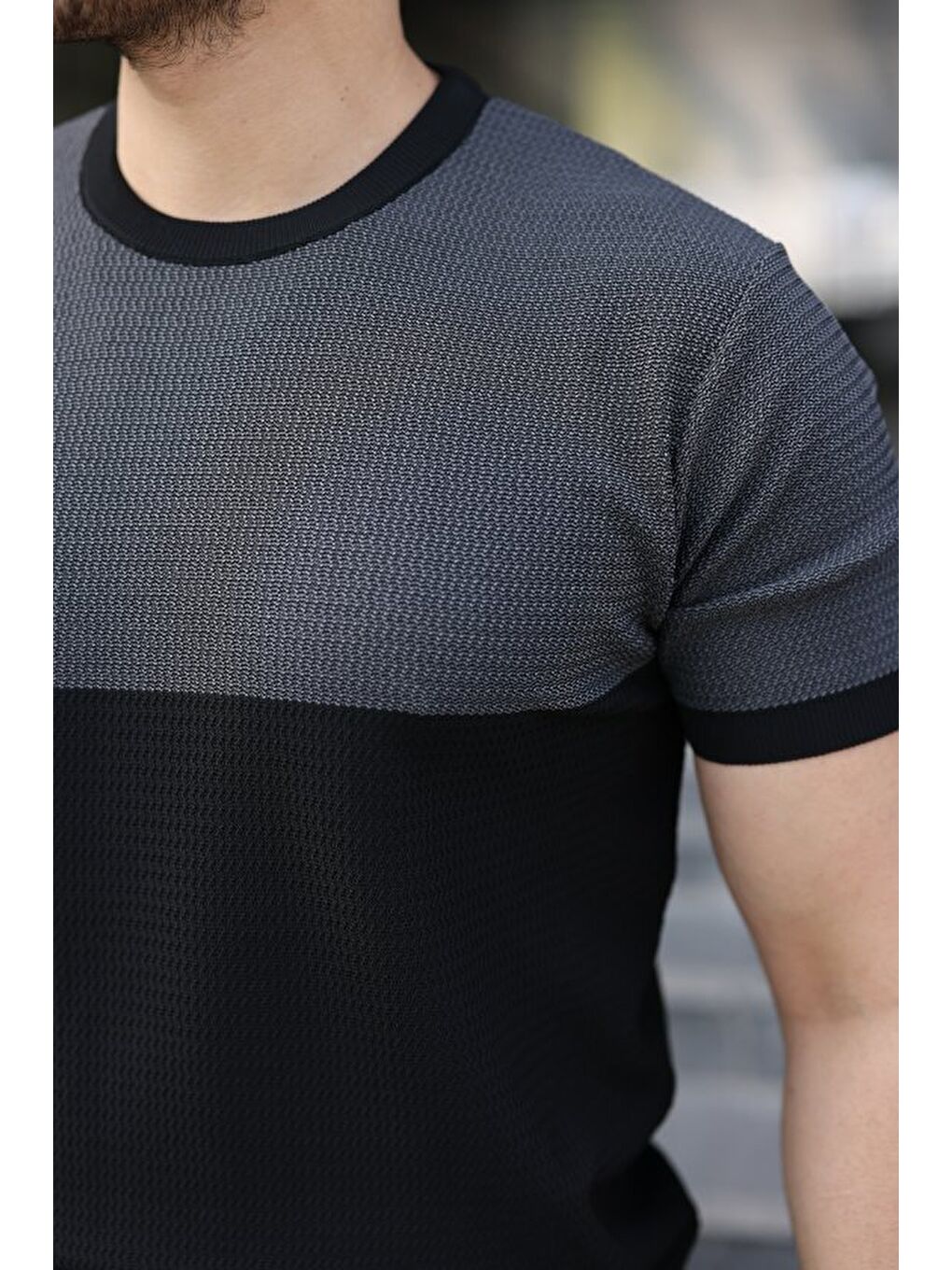 Siyah Erkek Renk Bloklu Bisiklet Yaka Kısa Kollu Triko Tişört-2