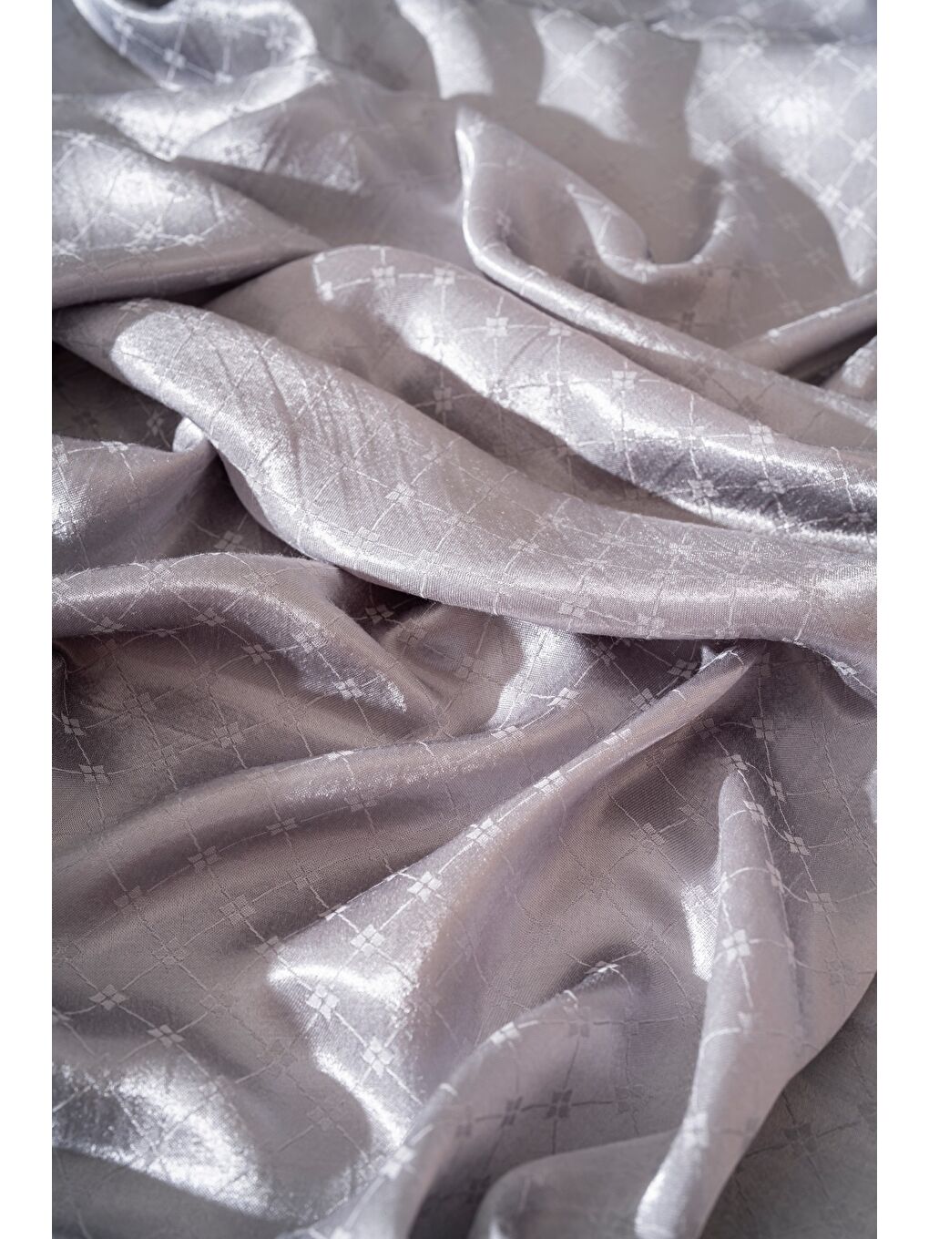 Gri Kadın Küçük Kareli Modal Floş Şal-1