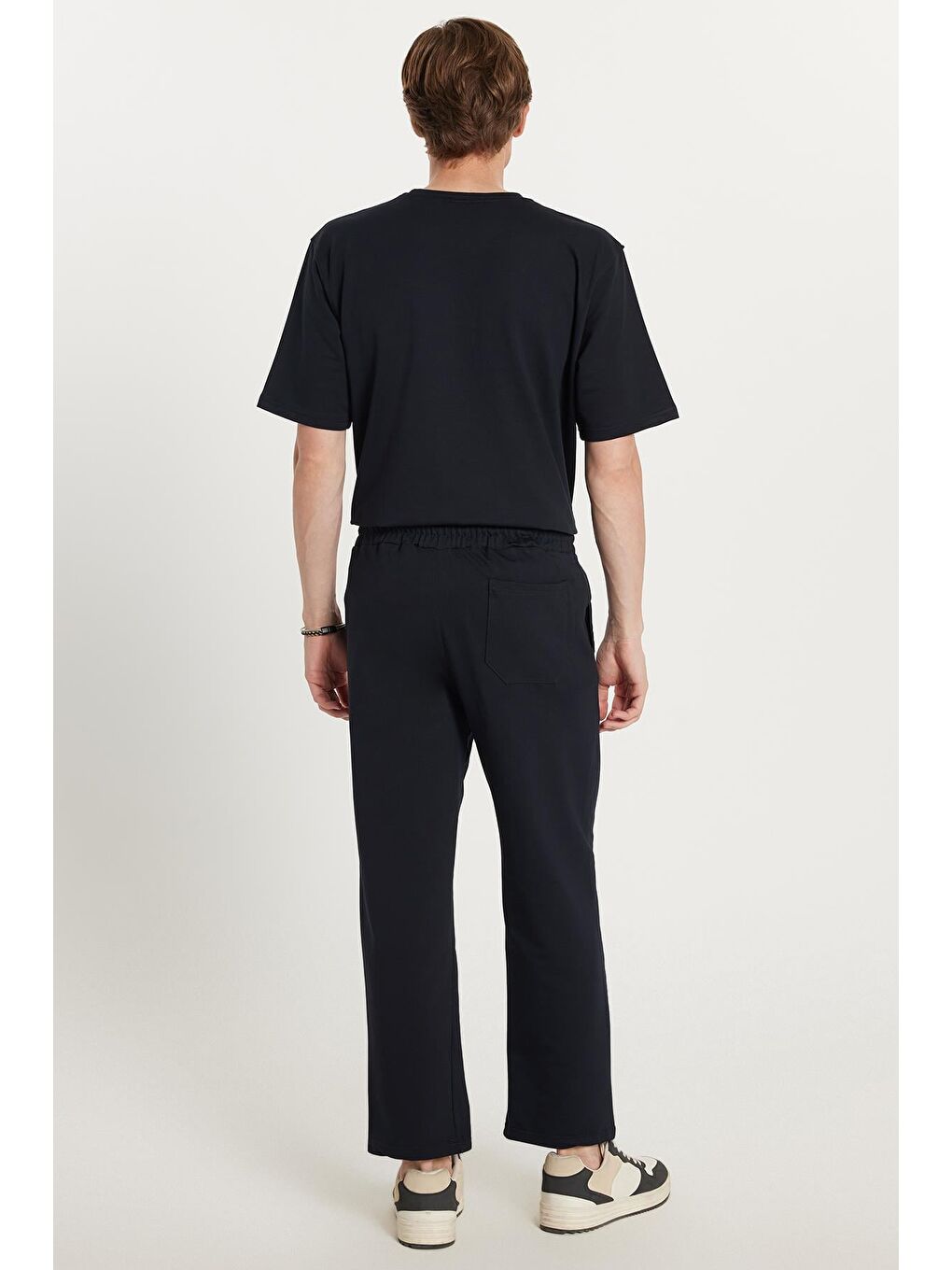 Siyah Erkek Standart Fit Normal Kesim Pamuklu Bisiklet Yaka Beli Bağcıklı Lacivert Eşofman Takımı-4