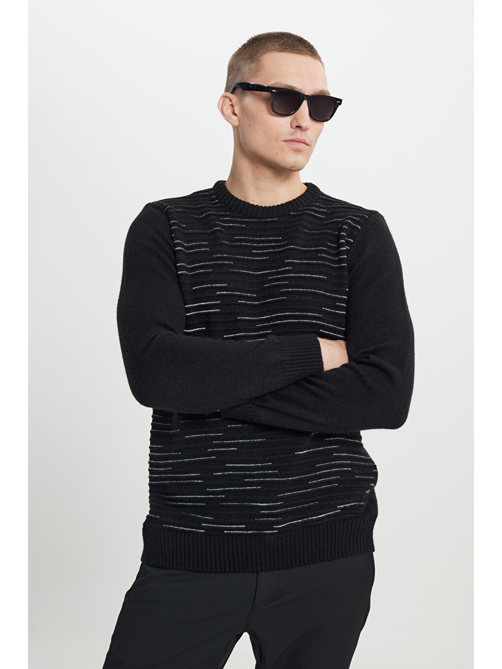 Erkek Siyah-Gri Melanj Standart Fit Normal Kesim Bisiklet Yaka Desenli Triko Kazak-3