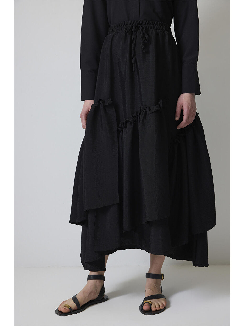 Siyah Fırfır Detaylı Etek-1