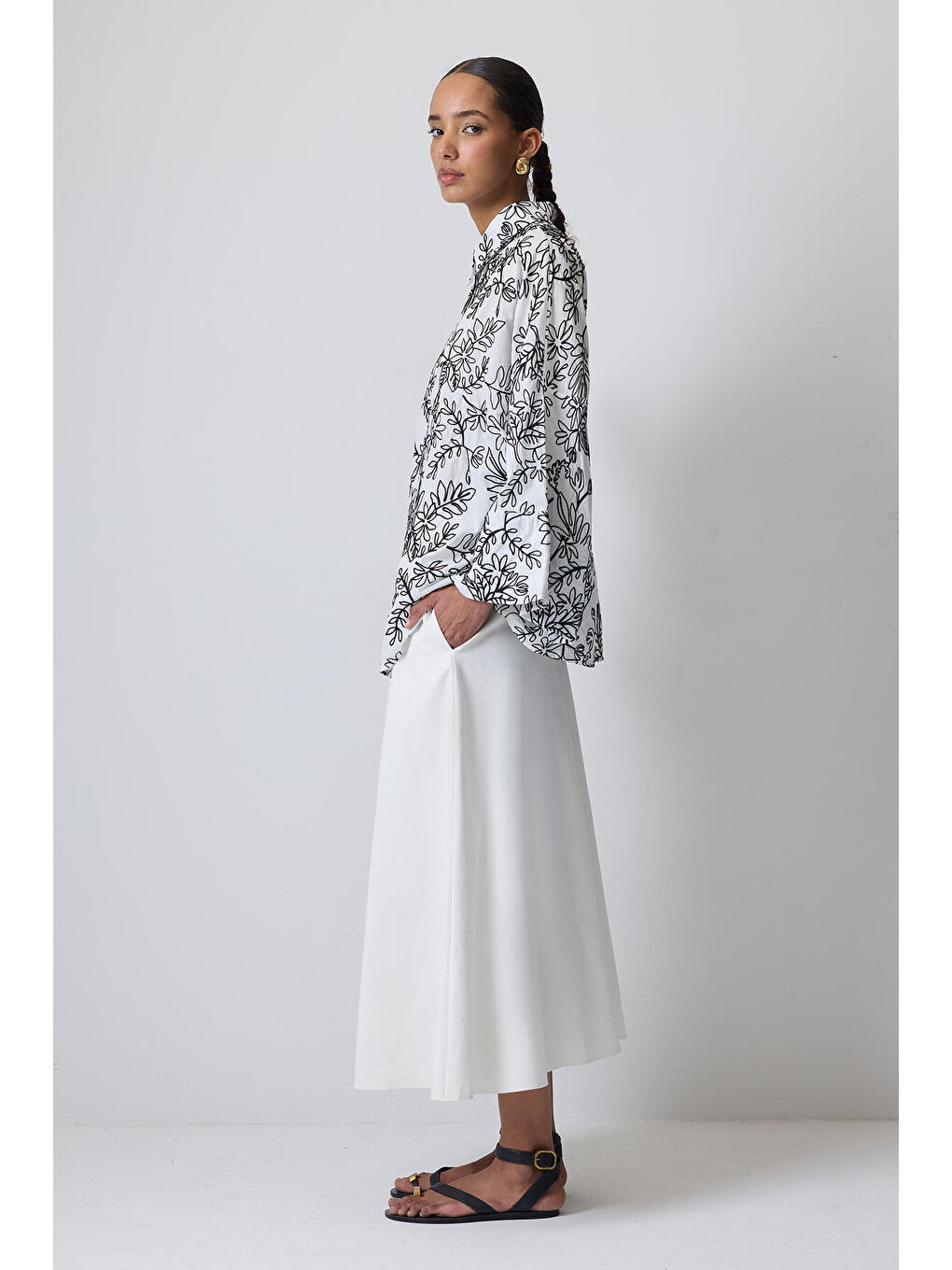 Siyah Nakış Detaylı Gömlek-2