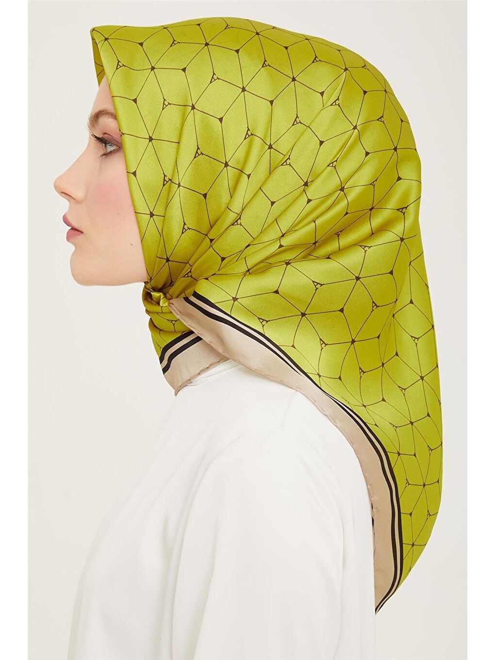 Yeşil Monogram Desenli Sura İpek Eşarp 24Ya9166 85 31-2