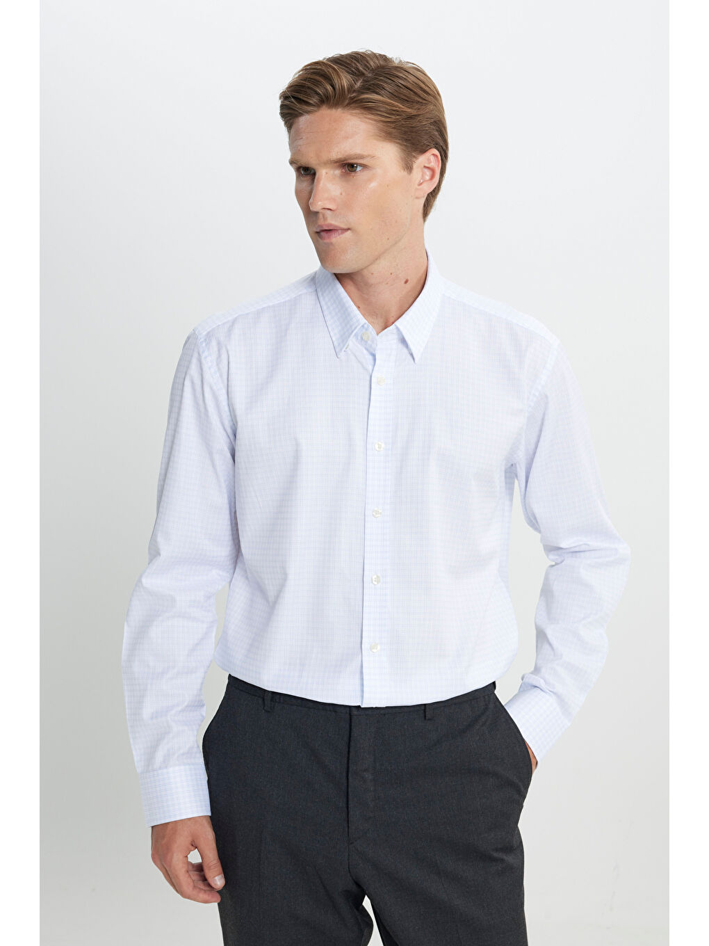 Erkek Mavi-Beyaz %100 Pamuk Comfort Fit Rahat Kesim Gizli Düğmeli Yaka Kareli Gömlek