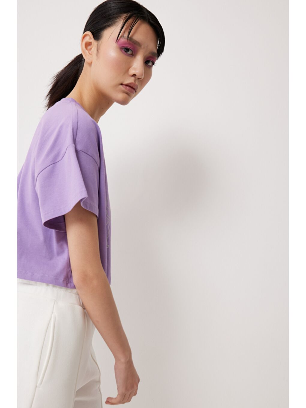 Loose Fit Rahat Kesim %100 Pamuk Bisiklet Yaka Mor Tişört-3