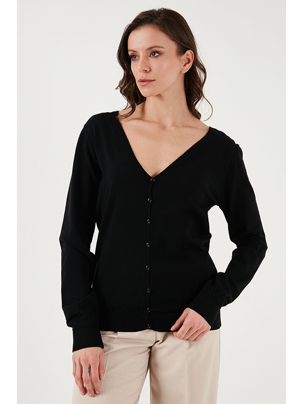 Siyah Regular Fit V Yaka Düğmeli Hırka 25K0781K1-2