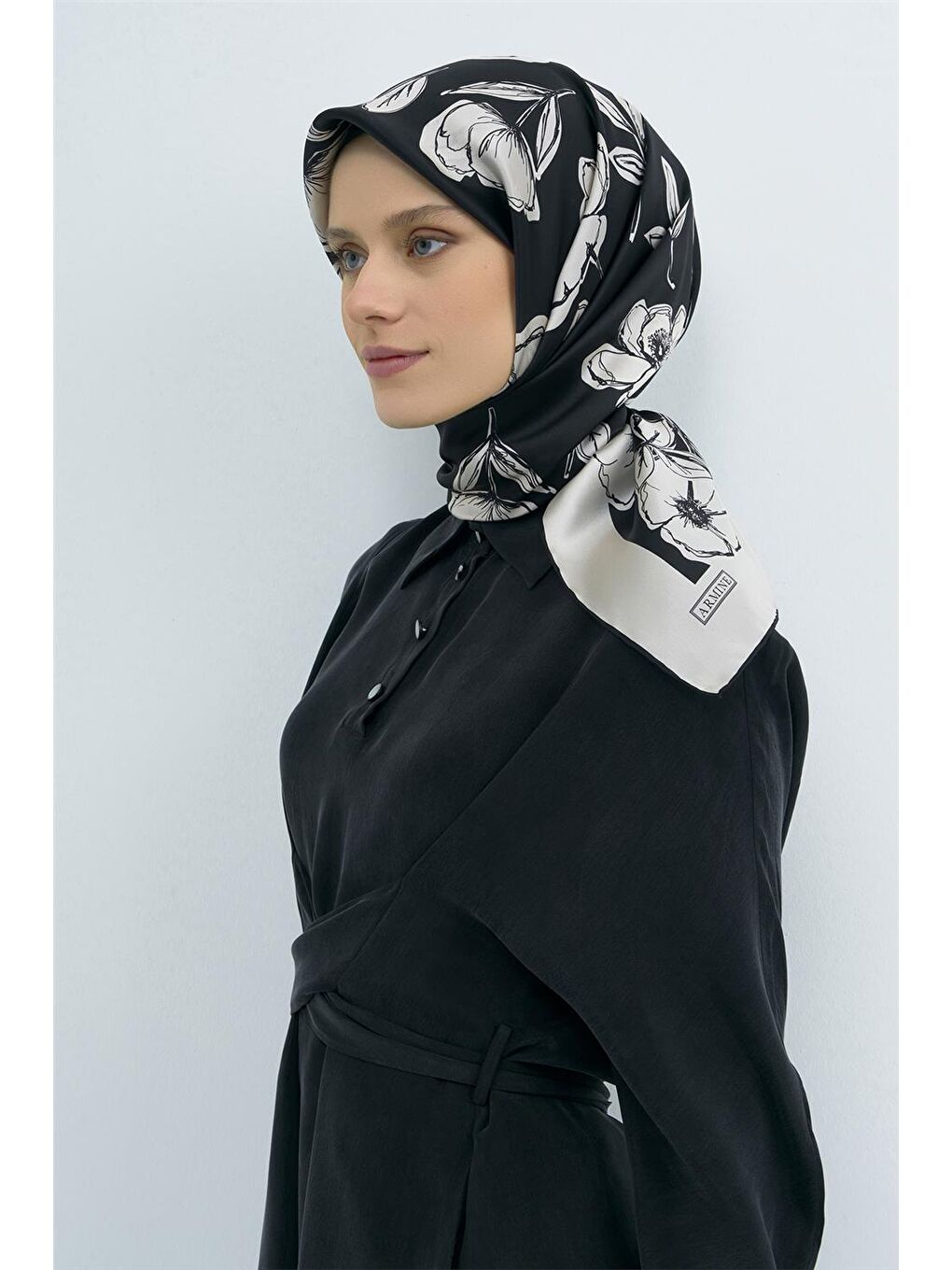 Siyah Saf İpek Twill Eşarp 9536D 30-3