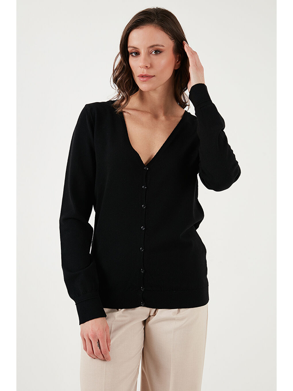 Siyah Regular Fit V Yaka Düğmeli Hırka 25K0781K1-4