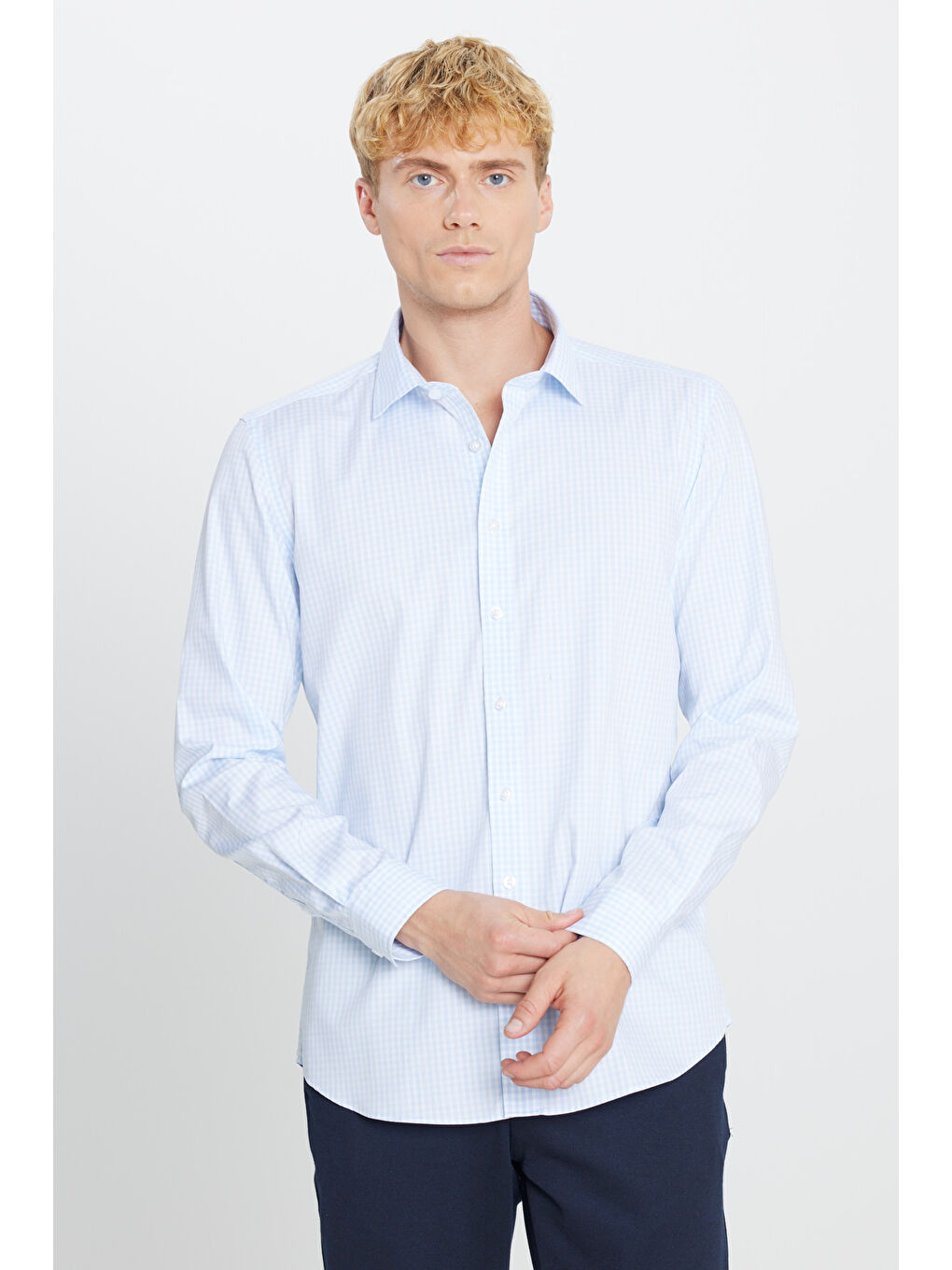 Erkek Mavi-Beyaz Ütü Gerektirmeyen %100 Pamuk Slim Fit Klasik Yaka Gömlek