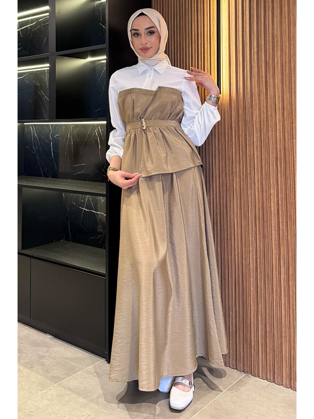 Bej Ön Tokalı Gömlek Garnili Bluz Etek Tesettür İkili Takım-1