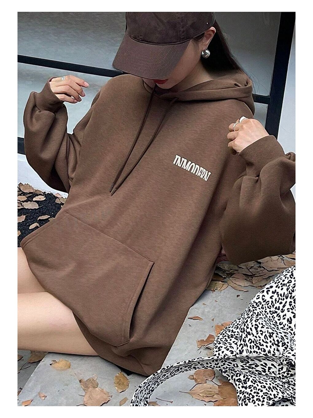 Trendseninle Kahverengi Kadın Kahverengi Inmodern Baskılı Oversize Kapüşonlu Sweatshirt Hoodie - 2