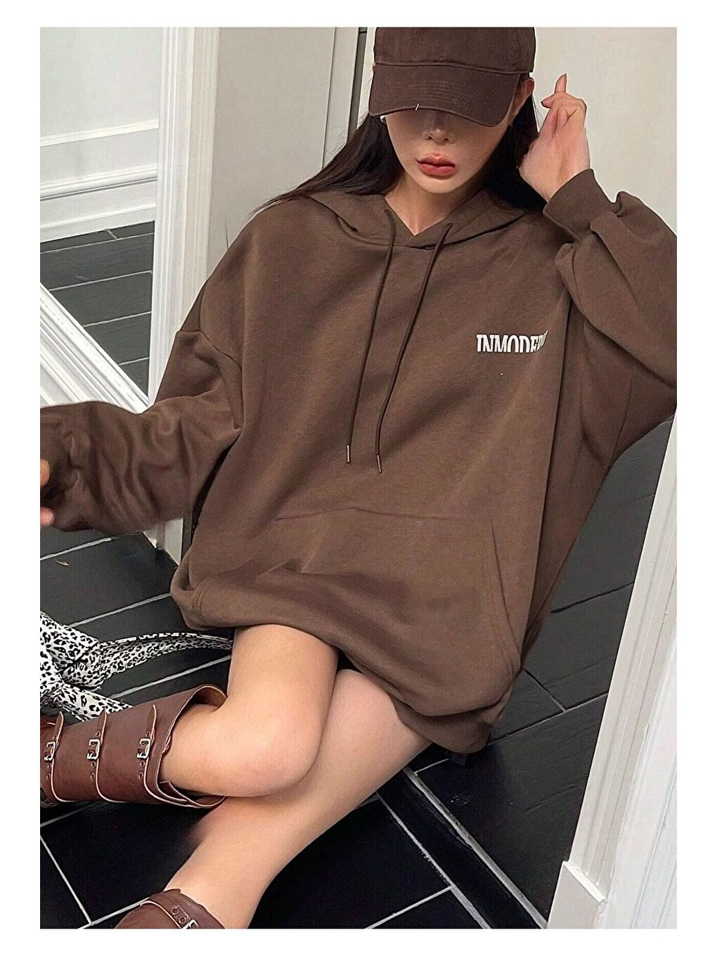 Trendseninle Kahverengi Kadın Kahverengi Inmodern Baskılı Oversize Kapüşonlu Sweatshirt Hoodie - 4