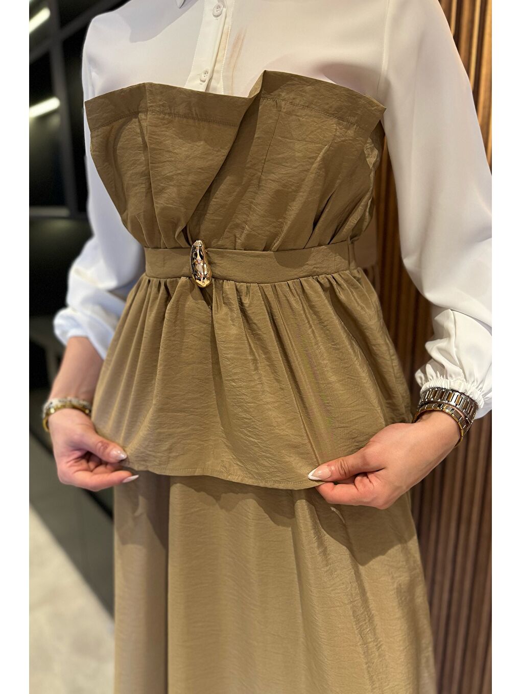 Bej Ön Tokalı Gömlek Garnili Bluz Etek Tesettür İkili Takım-5