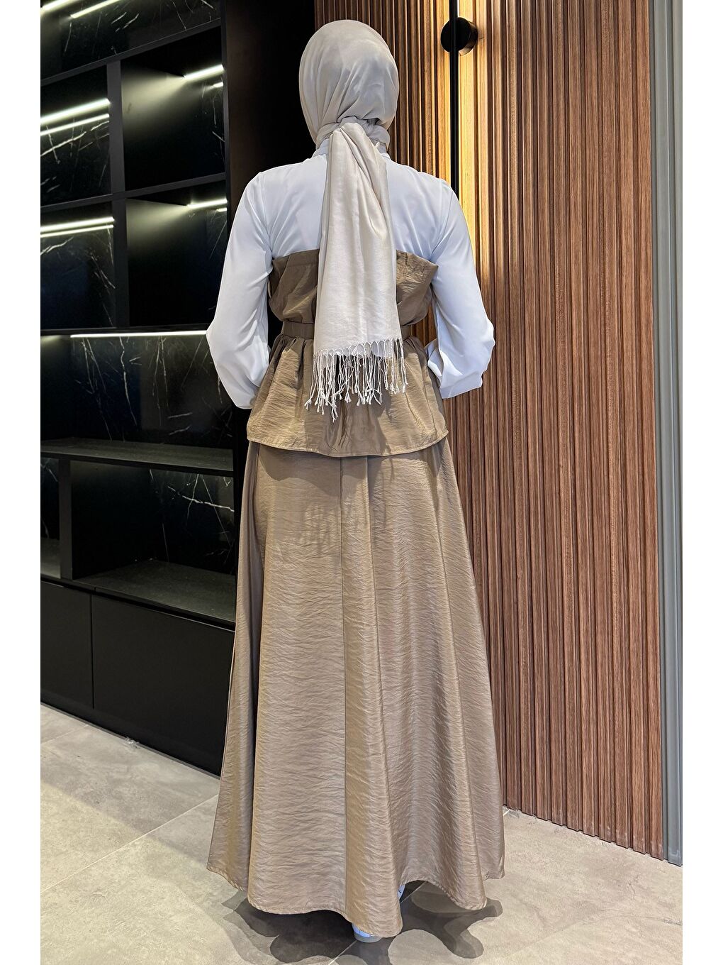 Bej Ön Tokalı Gömlek Garnili Bluz Etek Tesettür İkili Takım-6