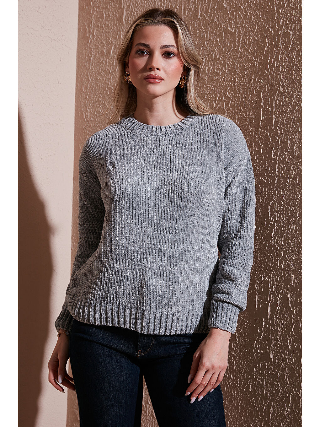 Gri Regular Fit Bisiklet Yaka Şönil Kazak 25K0160K1-3