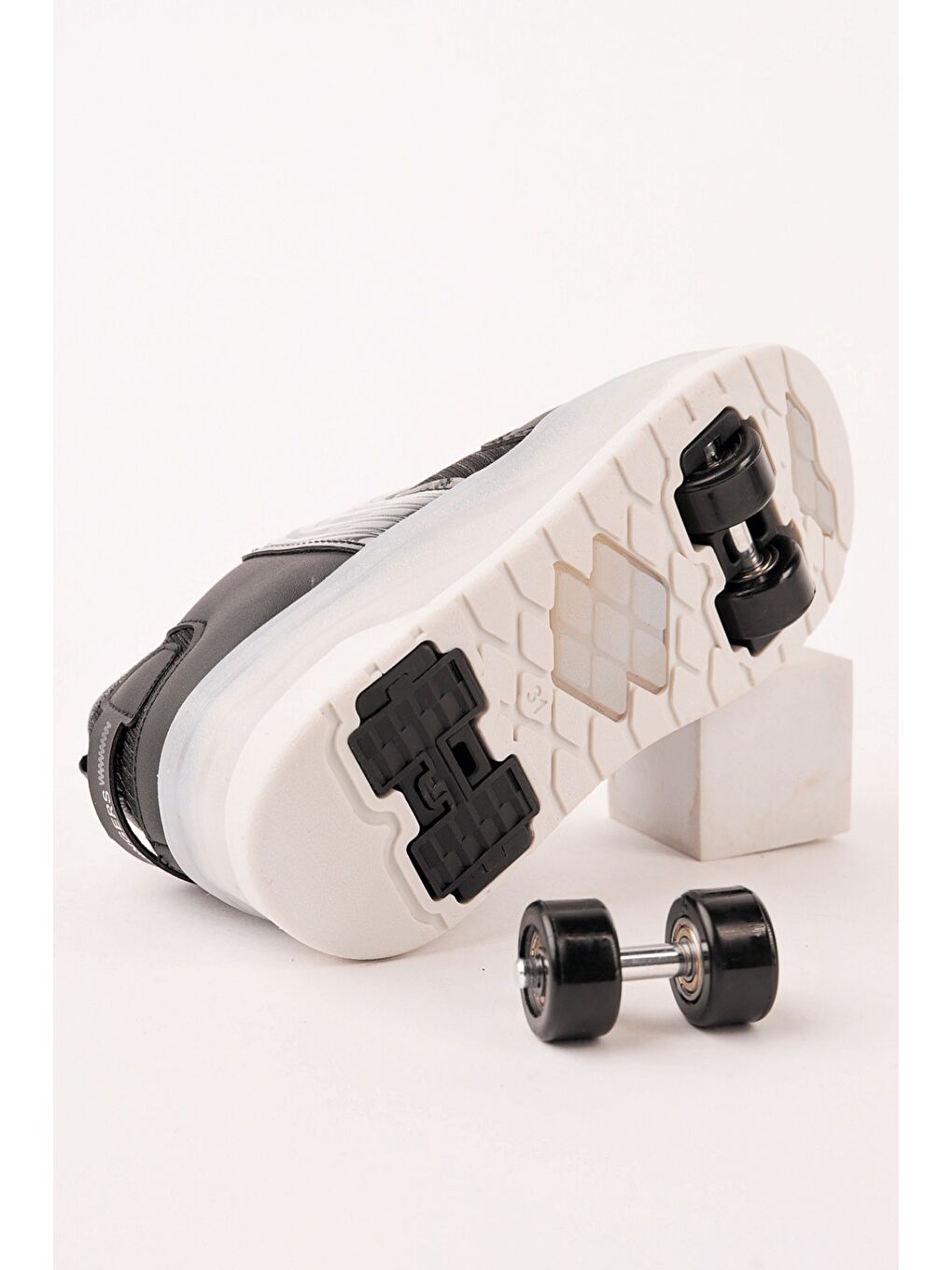 Siyah FLOW Çocuk Işıklı Patenli Tekerlekli Sneaker Spor Ayakkabı-2