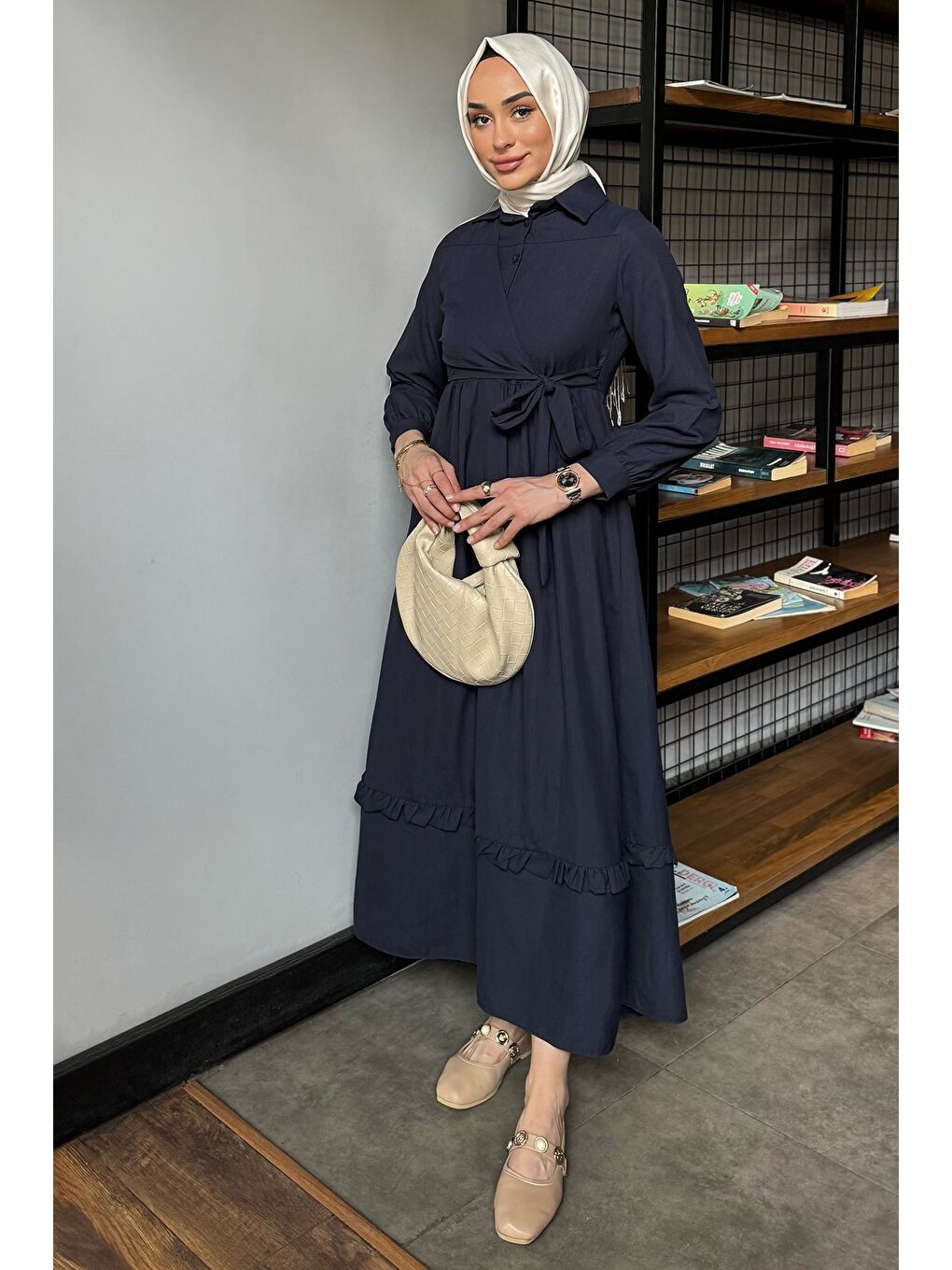 Lacivert Yarım Düğmeli Yan Bağlamalı Tesettür Elbise-2